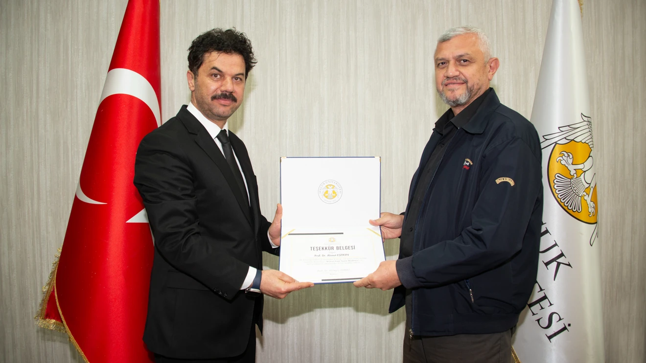 Rektör Yılmaz’dan proje eğitimlerine katkı sağlayan akademisyenlere teşekkür